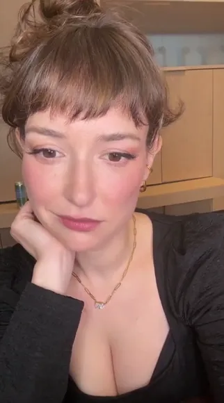 Mintmilana Deep V Neck Tease OnlyFans Video Leaked