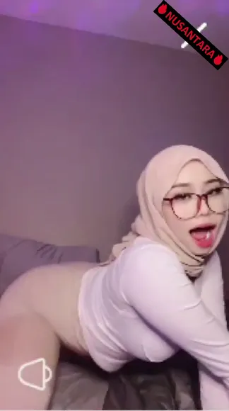 Miraeith Hijab Tease With Tongue OnlyFans Video Leaked