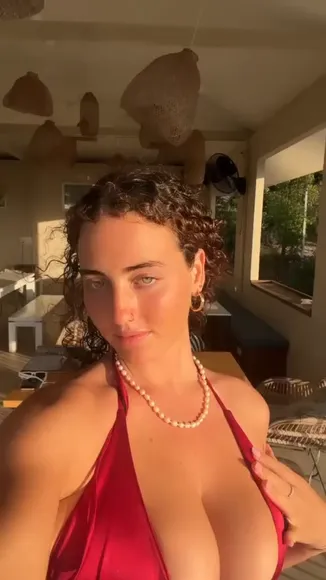 Mirlen_hitss Red Bikini Tease OnlyFans Video Leaked