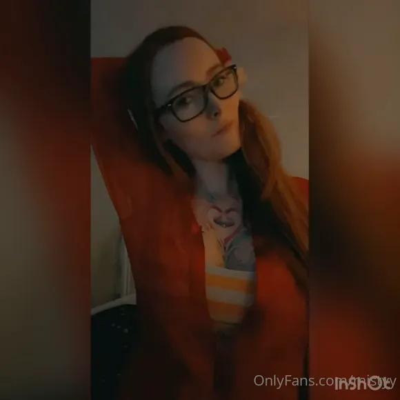 Mistyy Red Robe Tit Tease OnlyFans Video Leaked