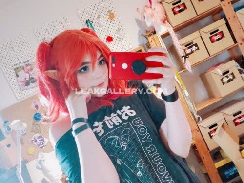 Moemoefever Red Hair Selfie Pose OnlyFans Photo Leaked