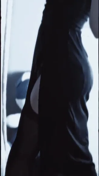 Mollb_cosplay High Slit Skirt Tease OnlyFans Video Leaked