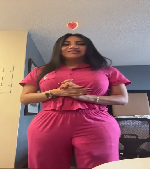 Moniqueauclair1980 Pink Jumpsuit Twerk OnlyFans Video Leaked