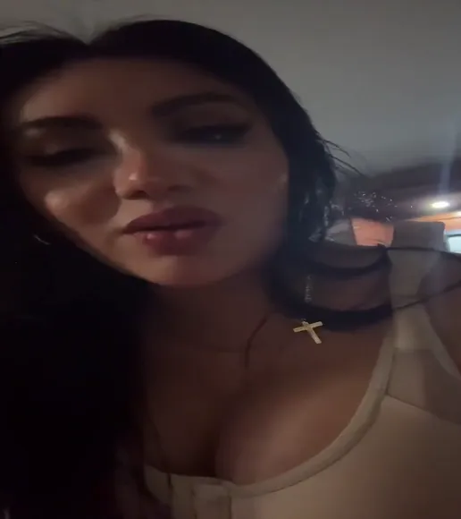 Moniqueauclair1980 Bra And Pink Shorts OnlyFans Video Leaked