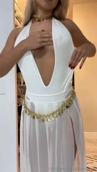 Morganavery White Gown Side Slit OnlyFans Video Leaked