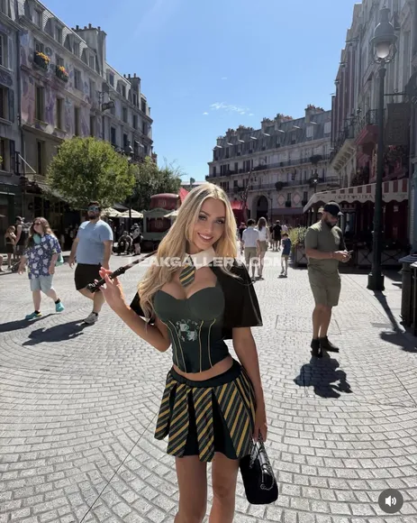 Mrl1_alx Schoolgirl Outfit Strut OnlyFans Photo Leaked