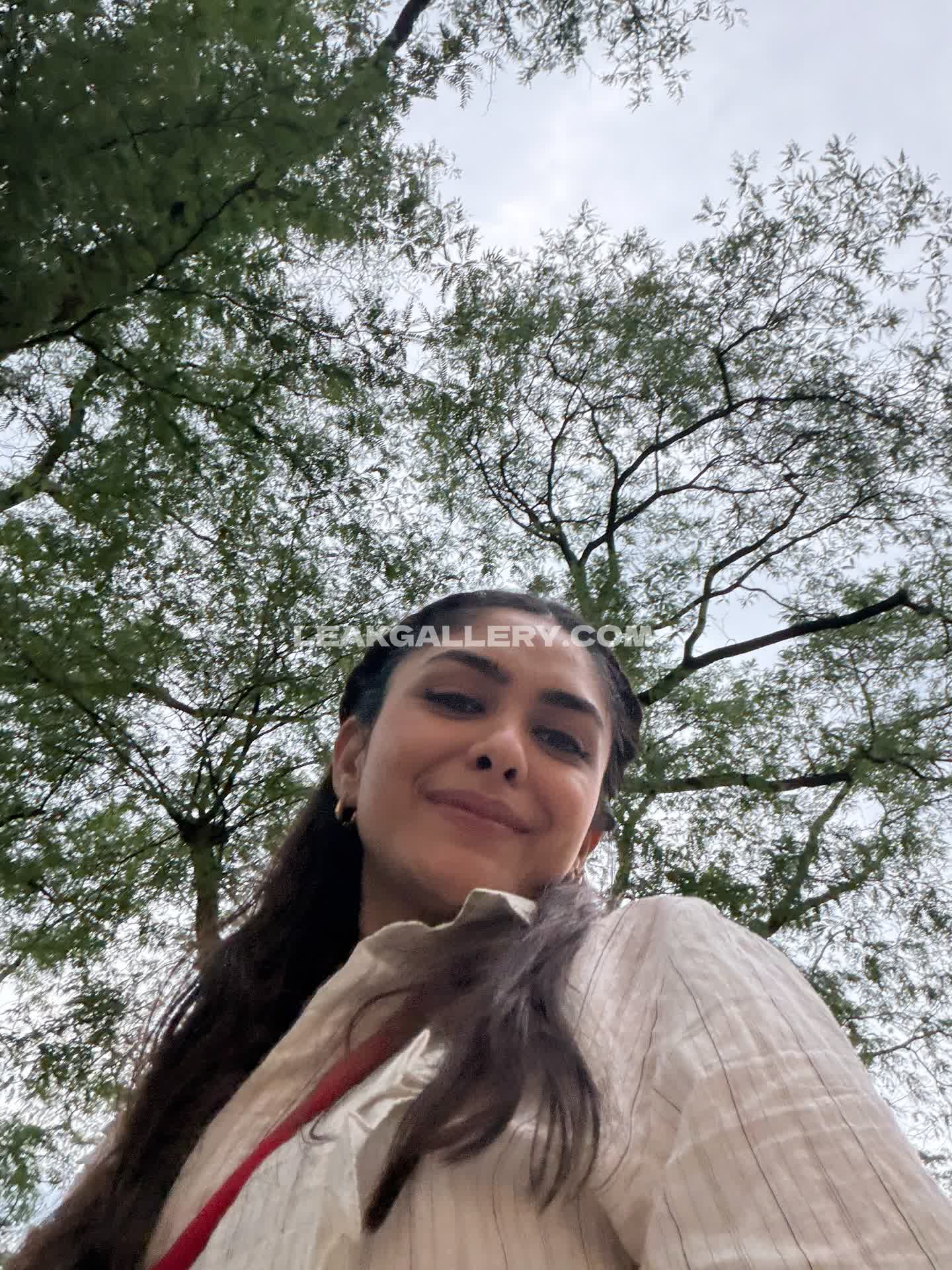 Mrunalthakur Exclusive Leaked Nude OnlyFans #13053659