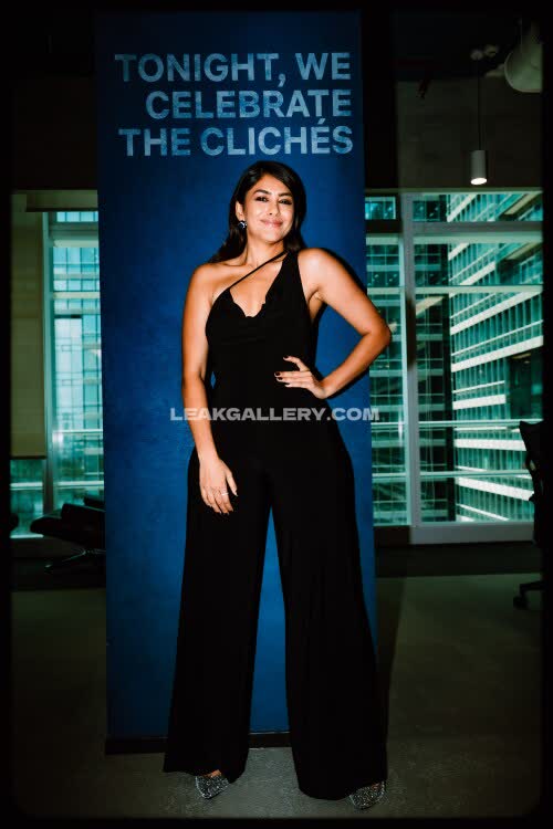 Mrunalthakur Exklusiv geleakte Nacktbilder von OnlyFans #12161023