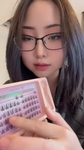 Msbreewc Glasses And Scarf Tease OnlyFans Video Leaked