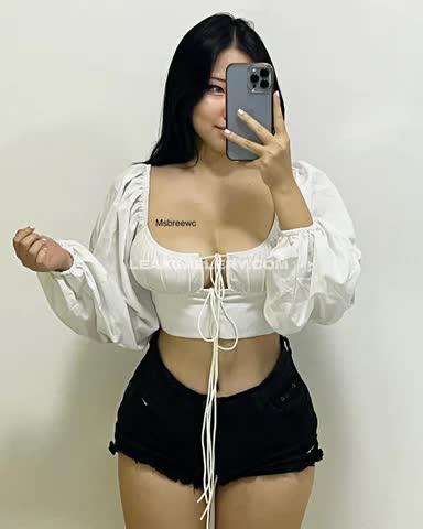Msbreewc White Crop Top Tease OnlyFans Photo Leaked