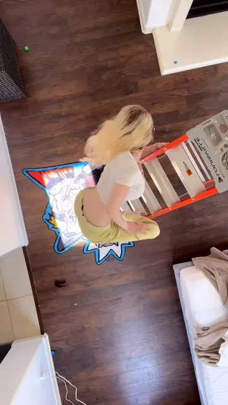 Msfiiire White Top Tease OnlyFans Video Leaked