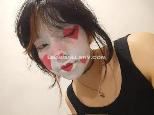 Mxronaa Face Paint Heart Tease OnlyFans Photo Leaked