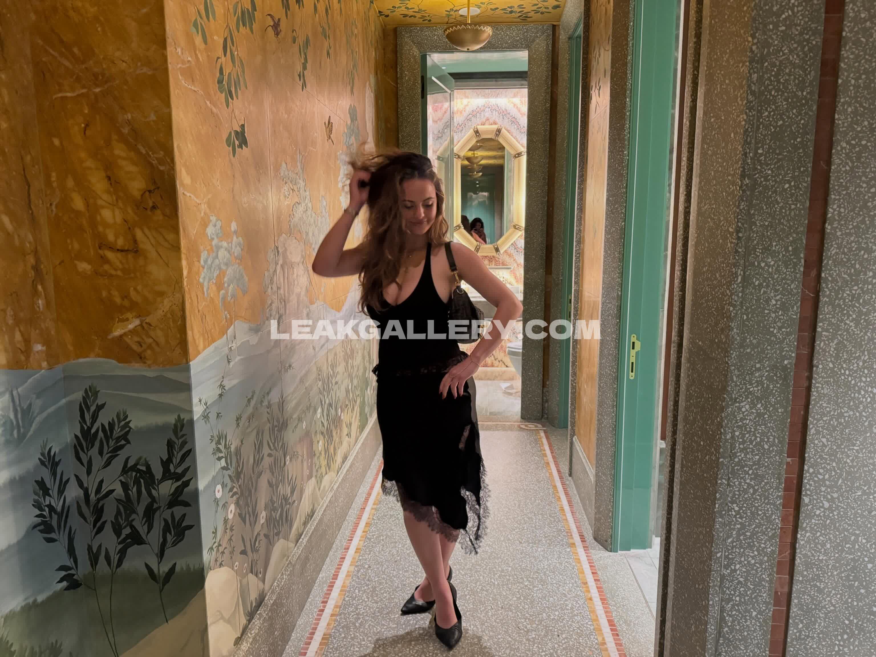 Myfavoritewants / sarabellaharriss / sexiisariii777 Exclusive Leaked Nude OnlyFans #12609241