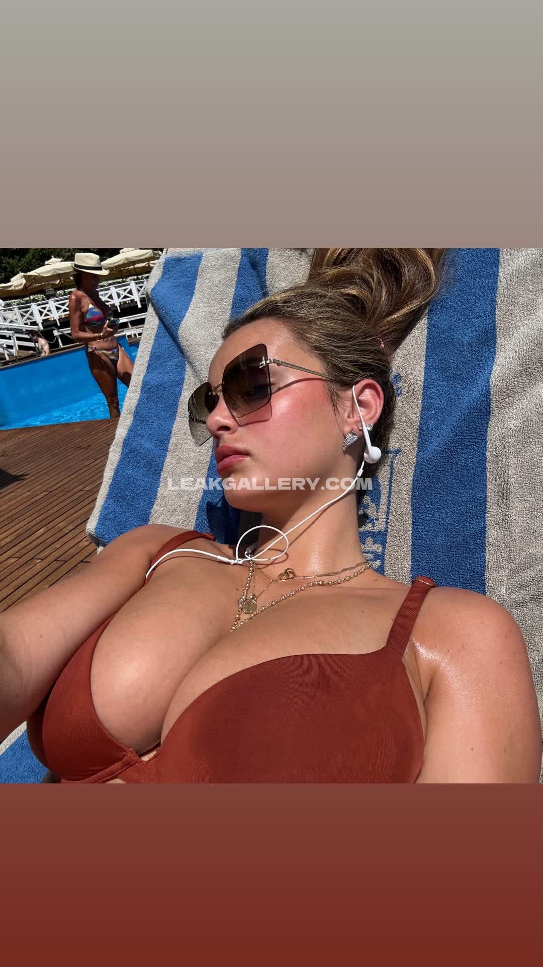 Myfavoritewants / sarabellaharriss / sexiisariii777 Exclusive Leaked Nude OnlyFans #13045654