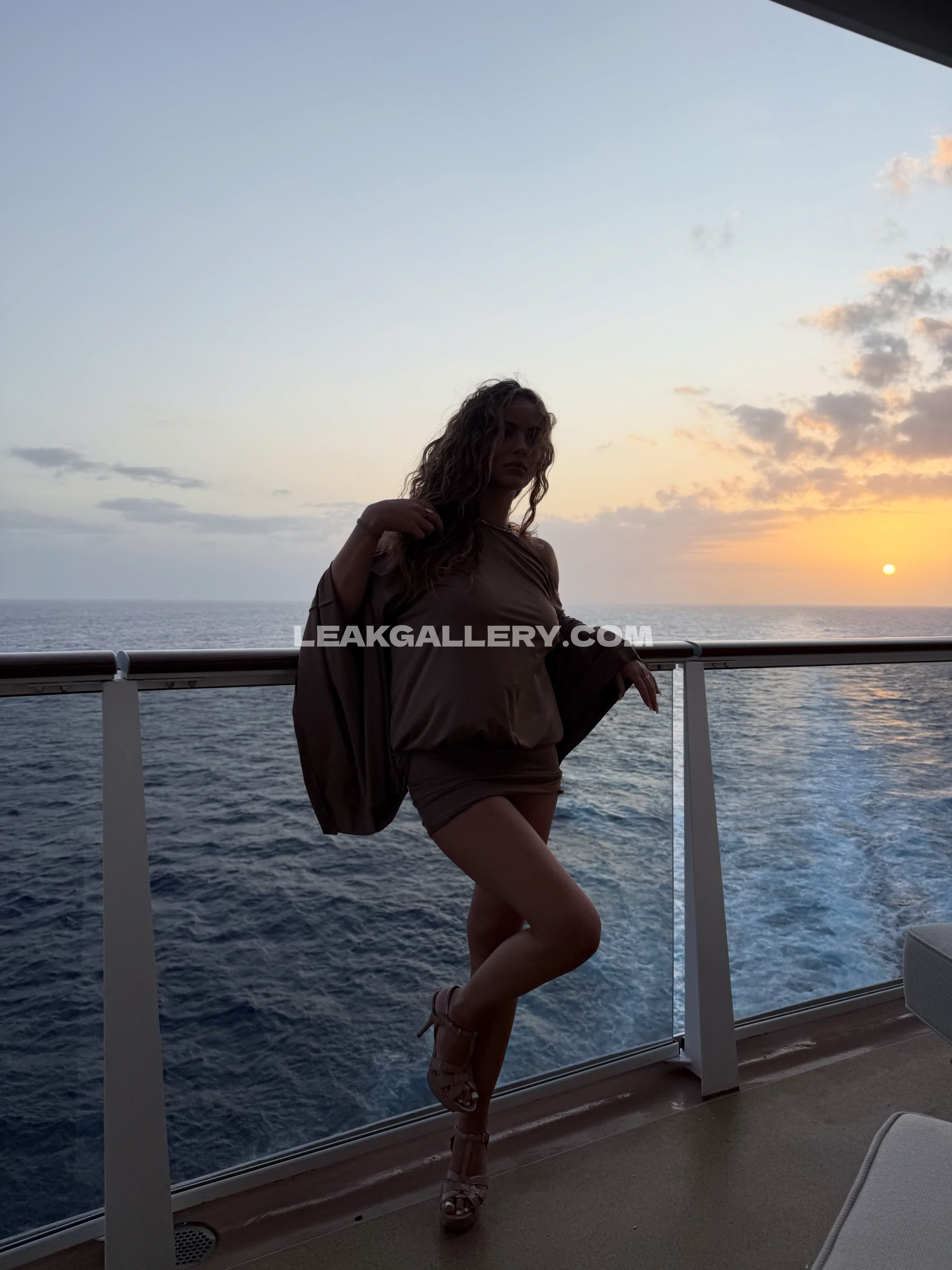 Myfavoritewants / sarabellaharriss / sexiisariii777 Exclusive Leaked Nude OnlyFans #13279363