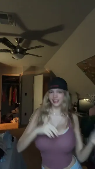Mykah.lynn1 Purple Top Heart Gesture OnlyFans Video Leaked
