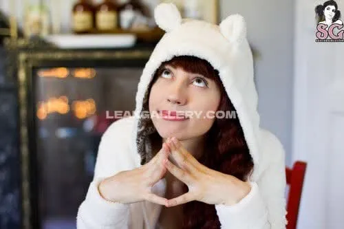 Mylene Furry Hoodie Tease OnlyFans Photo Leaked
