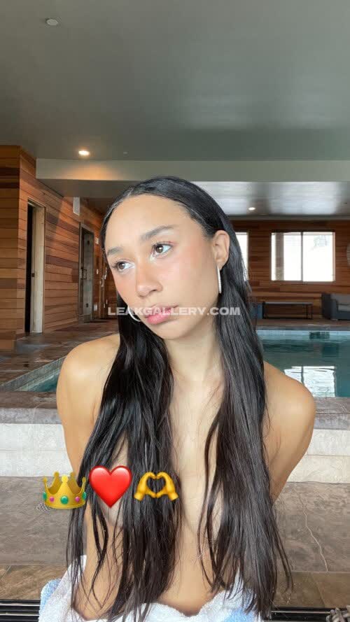Mylifeaseva Topless Towel Wrap OnlyFans Photo Leaked