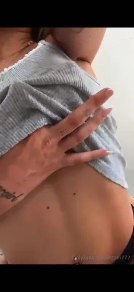 Mynameisalliyah Bare Midriff Tease OnlyFans Video Leaked