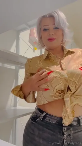 Myralachula Unbuttoned Shirt Tease OnlyFans Video Leaked