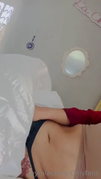 Myralachula Bare Midriff Tease OnlyFans Video Leaked