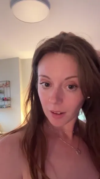 Nadiafoxx69 Topless Bed Tease OnlyFans Video Leaked