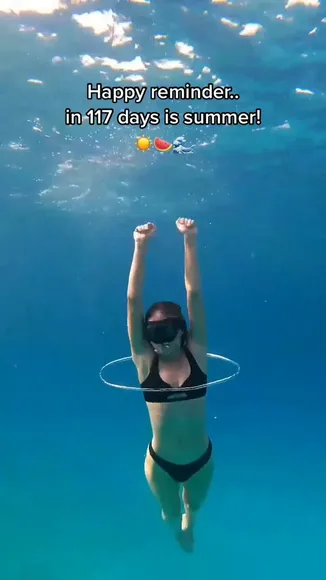 Nadinebreaty Bikini Dive Into Pool OnlyFans Video Leaked