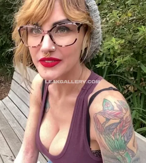 Nagisake Tattooed Boobs In Tank Top OnlyFans Photo Leaked