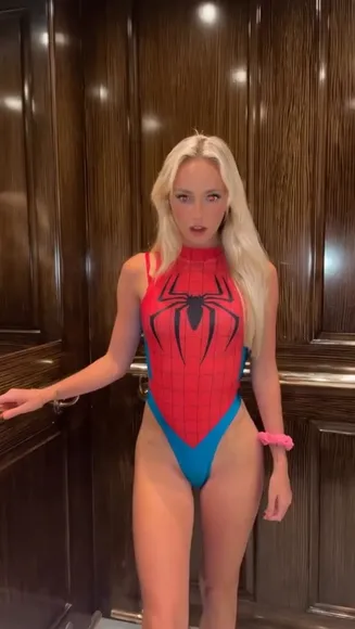 Nataliereynoldss Spider-Themed Bodysuit Strut OnlyFans Video Leaked