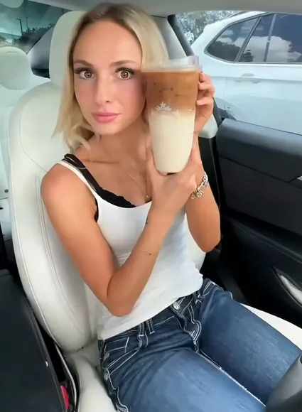 Nataliereynoldss White Tank Top Pose OnlyFans Video Leaked