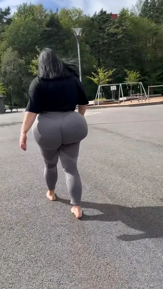 Natasha__crown Tight Leggings Ass Pose OnlyFans Video Leaked