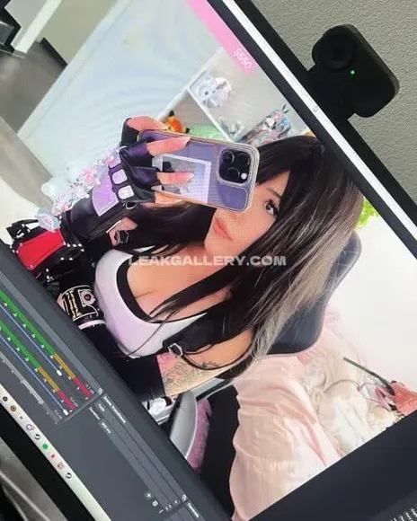 Naychoco Low-Cut Top Tease OnlyFans Photo Leaked