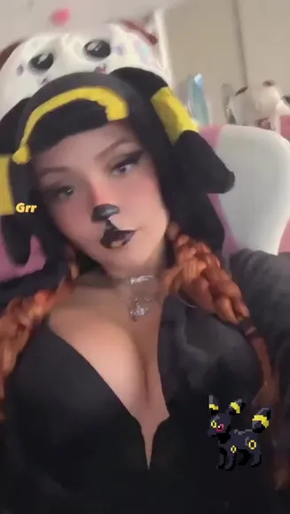 Neila.hdy Deep V-Neck Costume Tease OnlyFans Video Leaked