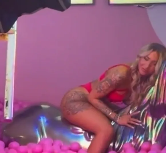 Niccihernestig Red Bikini Ball Pit OnlyFans Video Leaked