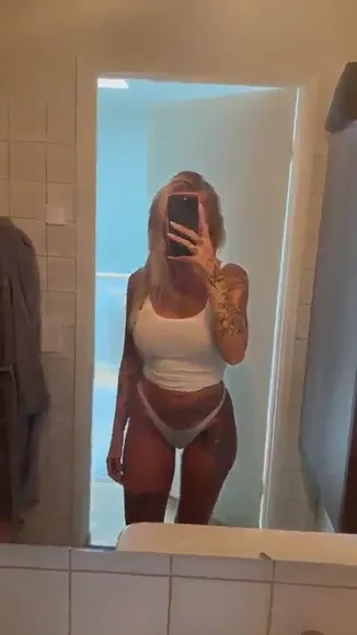 Niccihernestig White Thong Selfie Pose OnlyFans Video Leaked