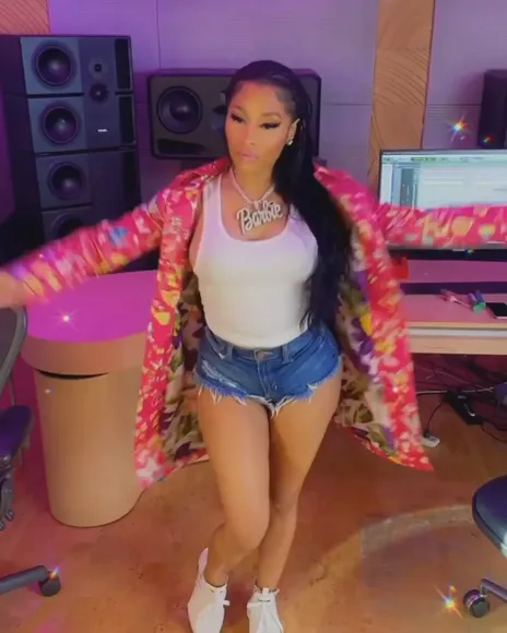 Nickiminaj Denim Shorts Tease OnlyFans Video Leaked