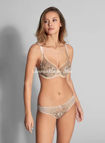 Nicolacavanis Exclusive Leaked Nude OnlyFans #14353964