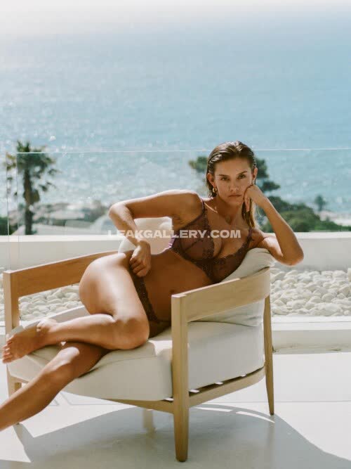 Nicolacavanis Exclusive Leaked Nude OnlyFans #12204665
