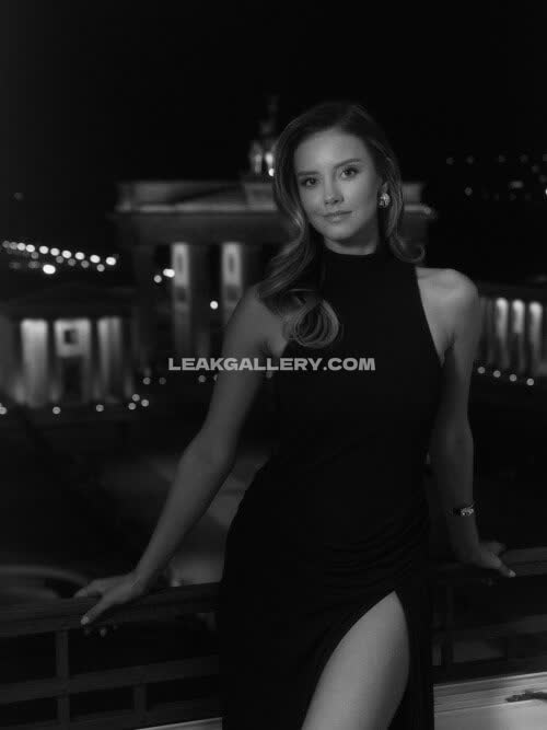 Nicolacavanis Exclusive Leaked Nude OnlyFans #14499919