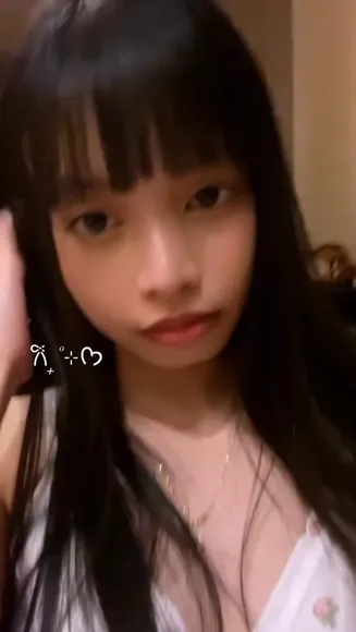 Nicolegfps Floral Top Tease OnlyFans Video Leaked