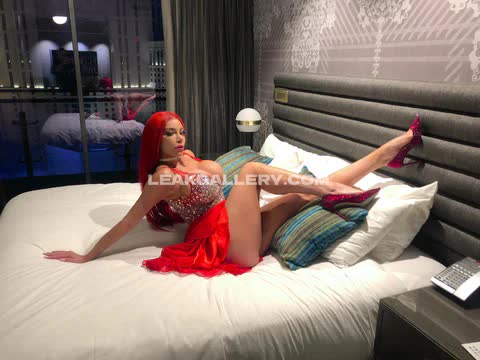Nicolettesheasquad Red Hair Bed Pose OnlyFans Photo Leaked