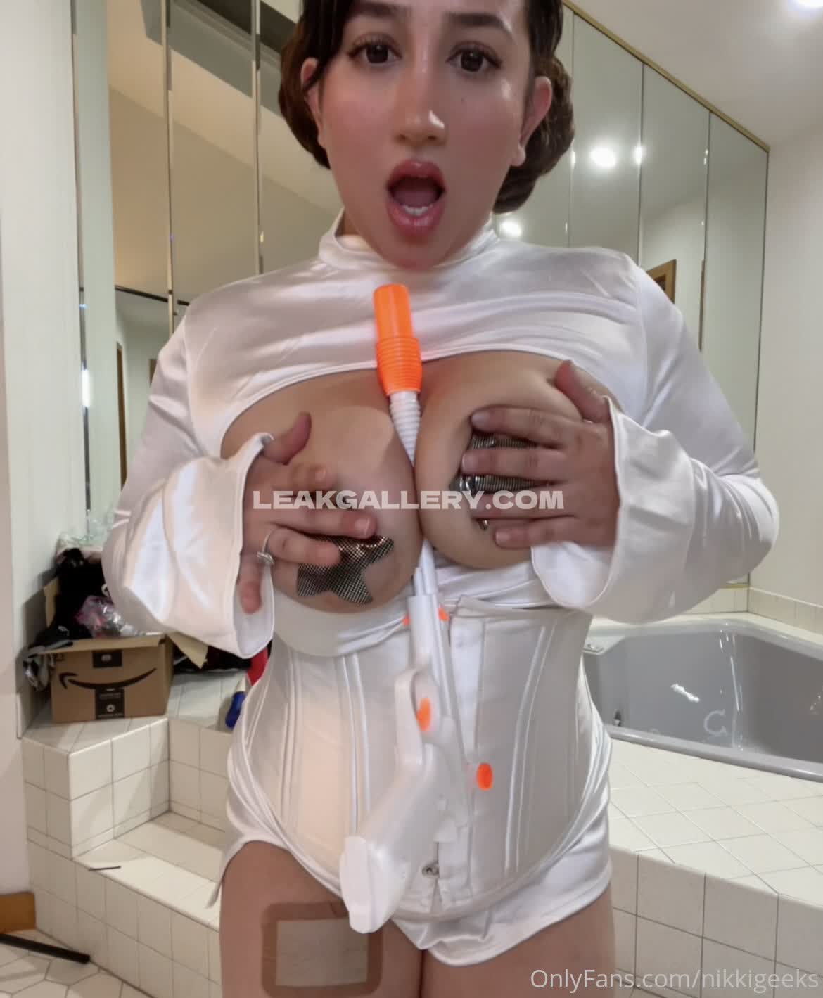 Nikkigeeks Exclusive Leaked Nude OnlyFans #12959021