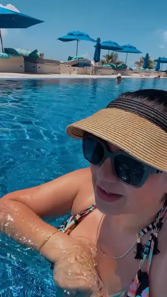 Ninahazem Bikini Poolside Smiling OnlyFans Video Leaked