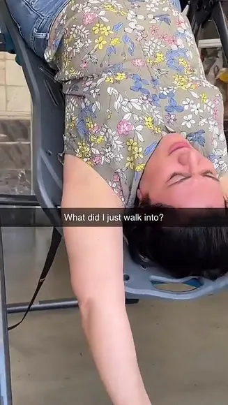 Ninahazem Upside Down Yoga Pose OnlyFans Video Leaked