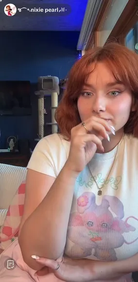 Nixxxie Finger Tease Pose OnlyFans Video Leaked
