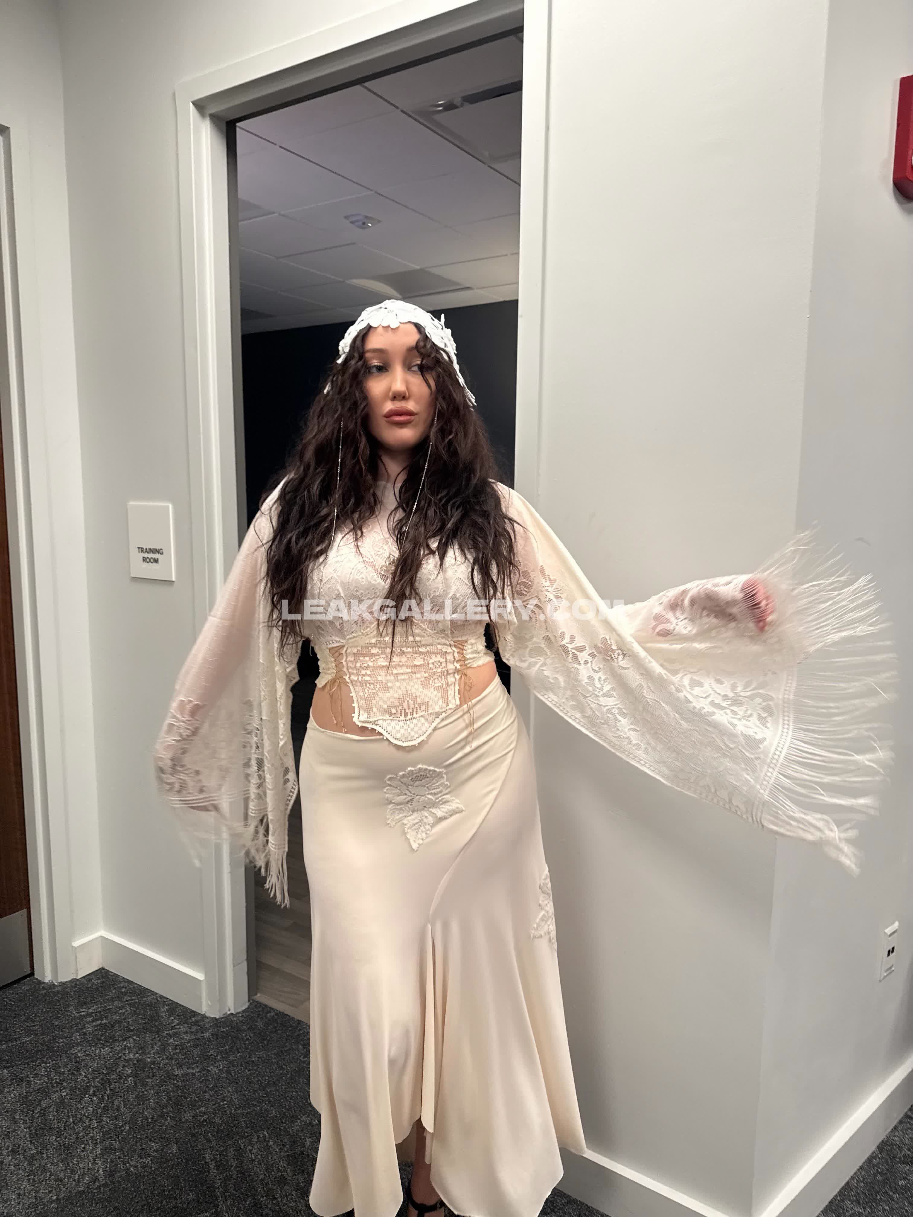 Noahcyrus OnlyFans Nudi in Esclusiva Trapela #12982560
