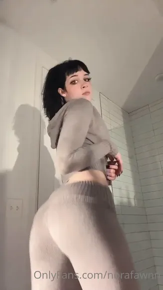 Norafawn Thong Under Sweater Tease OnlyFans Video Leaked