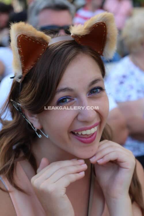 Ocrystaahhl Cat Ears Headband Smile OnlyFans Photo Leaked