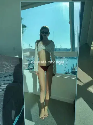 Odarochka Red Thong Mirror Pose OnlyFans Photo Leaked