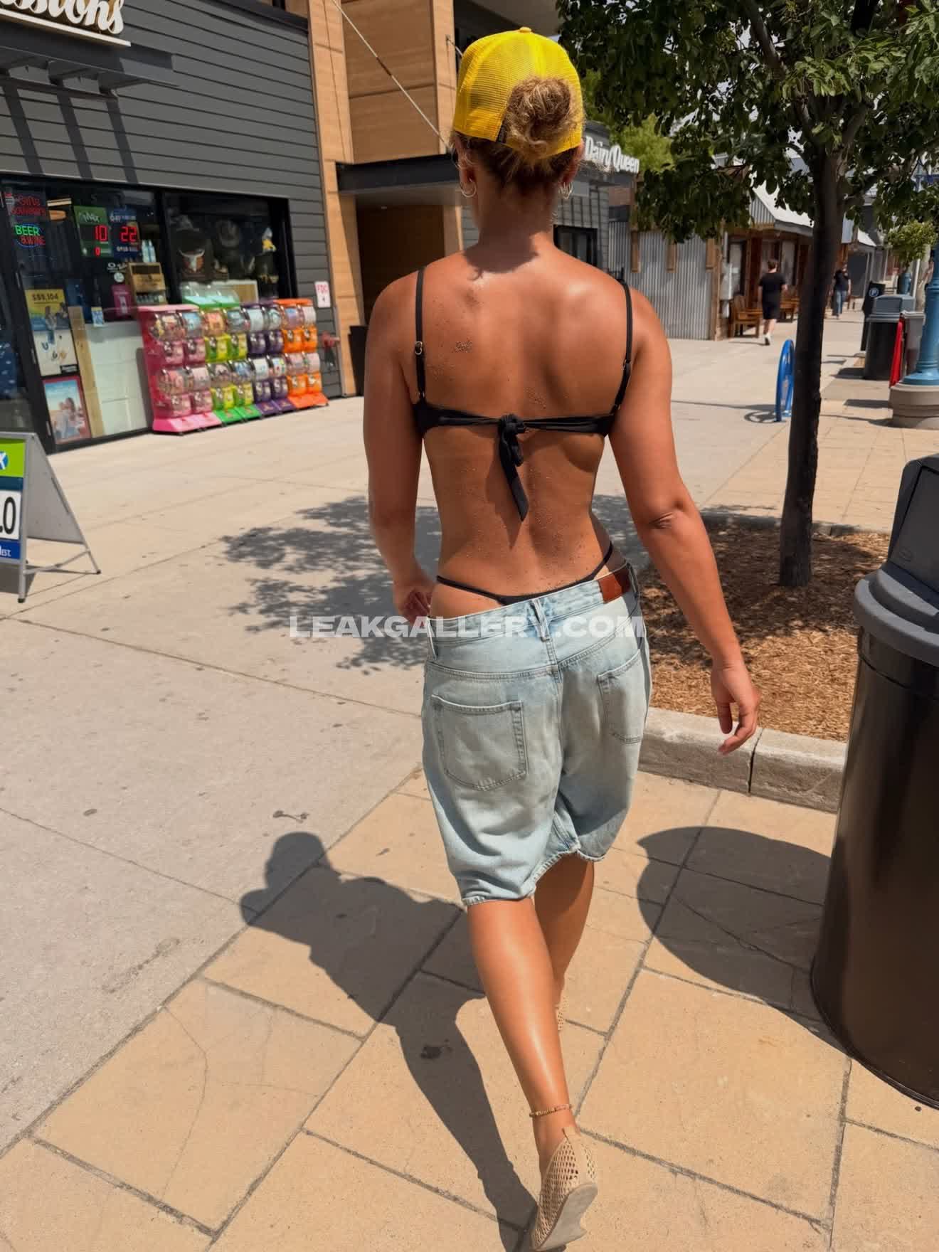 Officialellesmith Exclusive Leaked Nude OnlyFans #13351588